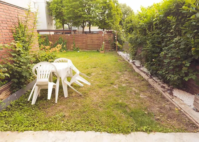 Maison Des Compagnons Apartment